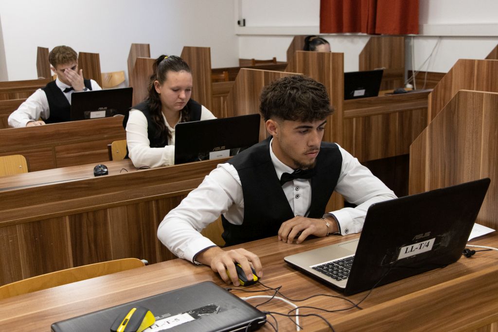 Pincér vizsga 2026